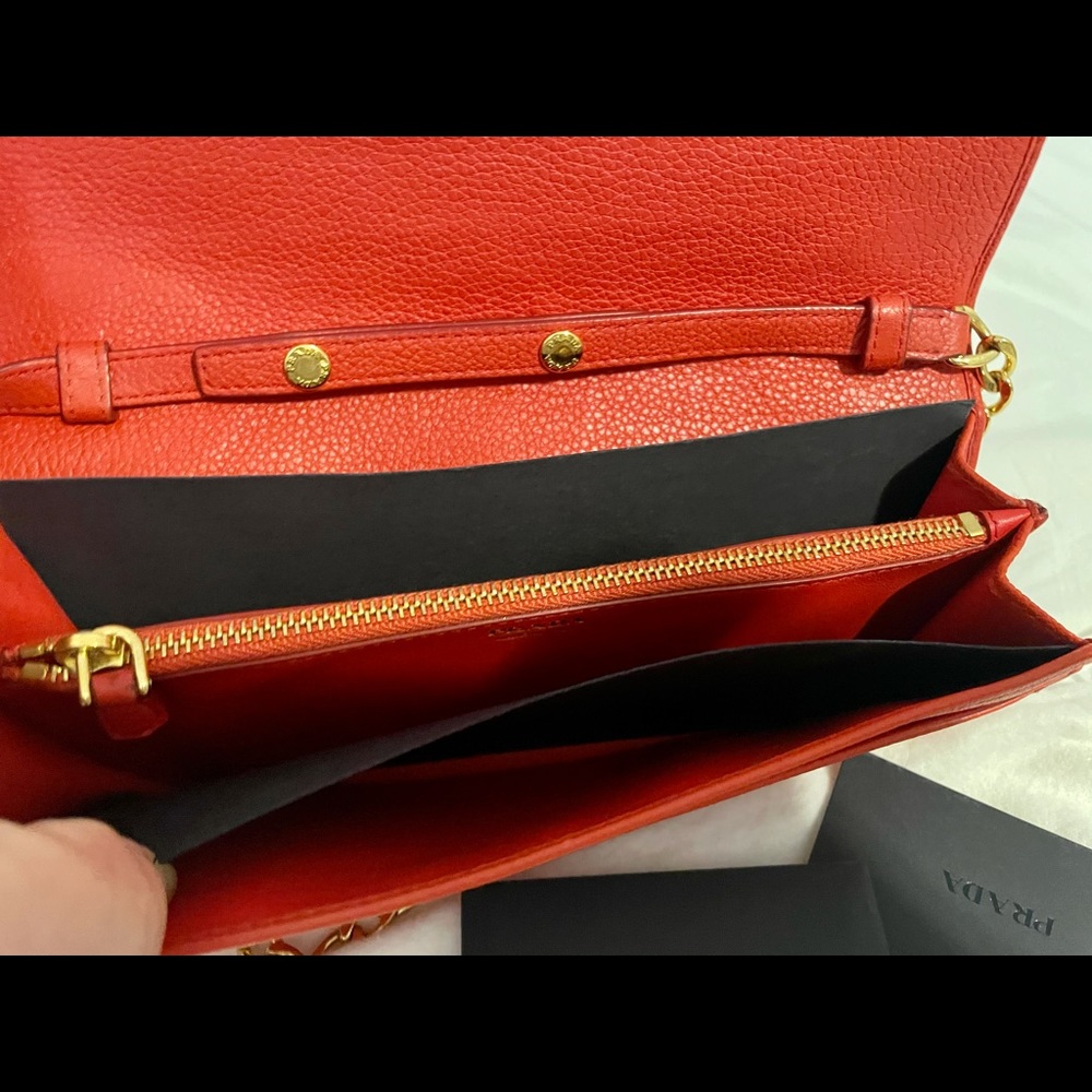 Prada Wallet On Chain. 100 Authentic - image 6